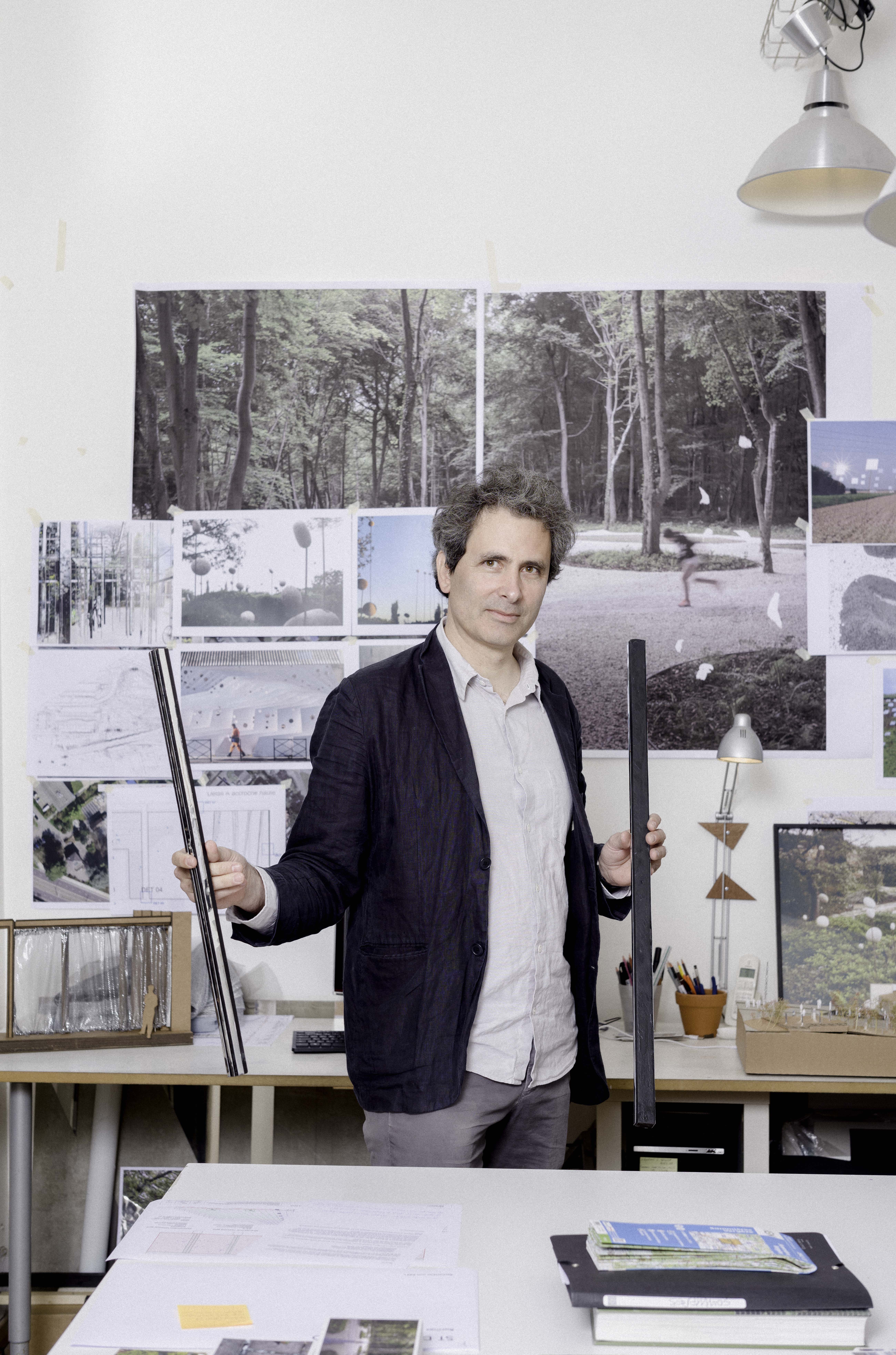 Portrait de Gilles Brusset dans son atelier (PARIS 20e)